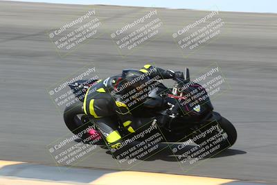 media/Apr-10-2022-SoCal Trackdays (Sun) [[f104b12566]]/Bowl (11am)/